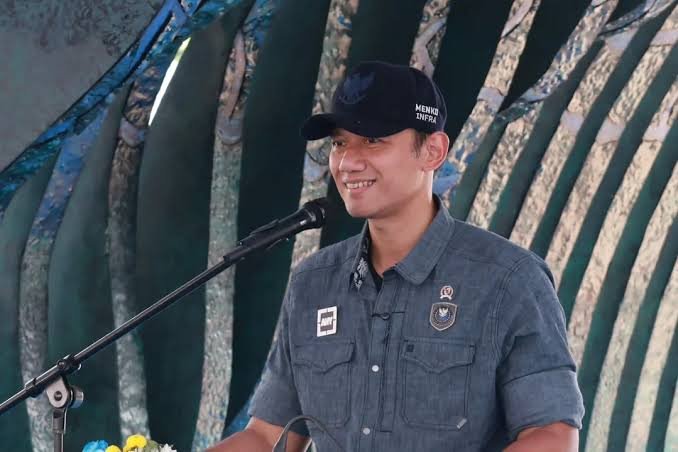 AHY Tegur Kepala Balai Sungai Ciliwung di Tengah Sambutan Resmi
