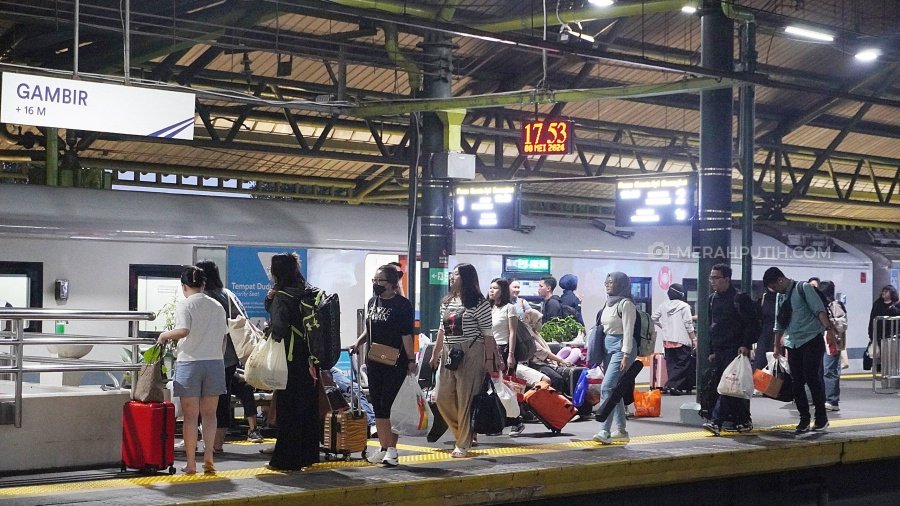 Lonjakan Penumpang Kereta Antar Kota Terjadi Saat Libur Panjang