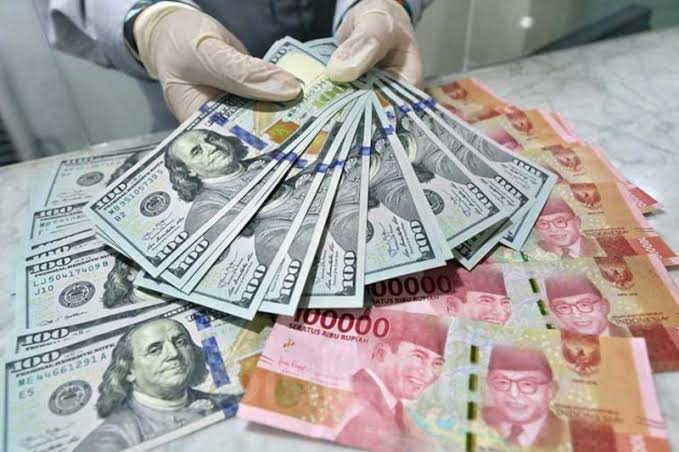 Nilai Tukar Rupiah Sentuh Rp17.600 per Dolar AS, Ini Faktor Pemicunya