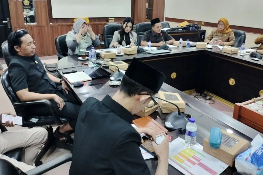 Alasan Anggota DPRD Jember Main Game Saat Rapat, Ternyata Lupa Kasih Makan Sapi