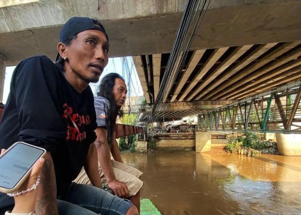 Mengulas Besaran Penghasilan Nelayan Ikan Sapu-Sapu di Ciliwung