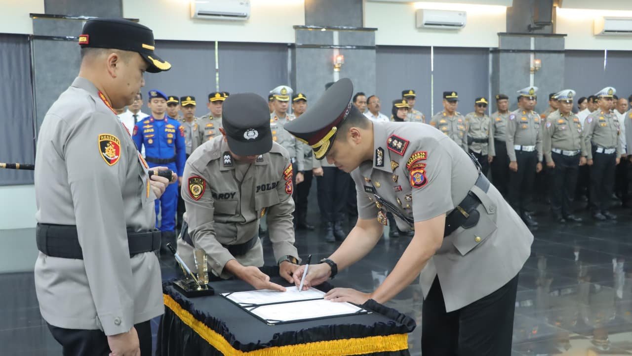 Kapolresta Samarinda Lantik Wakapolresta Baru, Tekankan Integritas dan Loyalitas