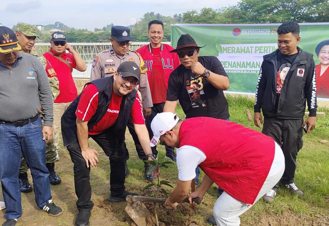 DPC PDI Perjuangan Kota Samarinda Gelar Penanaman Pohon dalam Rangka Bulan Bung Karno 2026