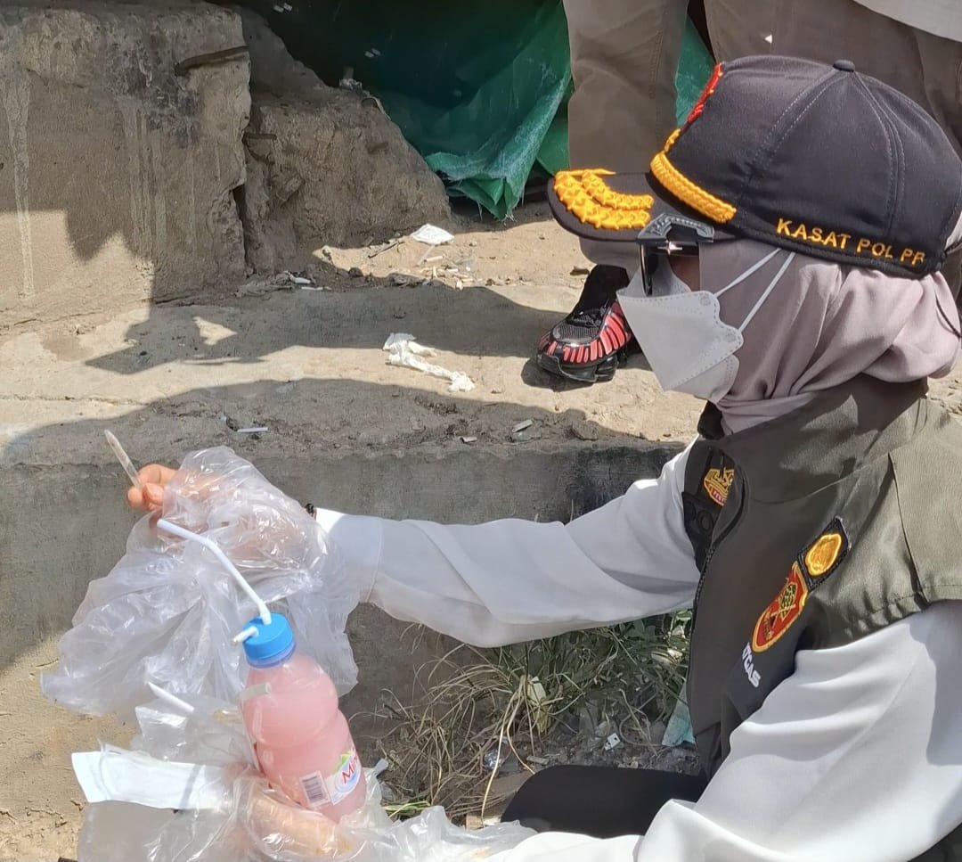 Satpol PP Samarinda Tertibkan Hunian Liar di Bawah Jembatan Perniagaan, Temukan Dugaan Aktivitas Narkoba
