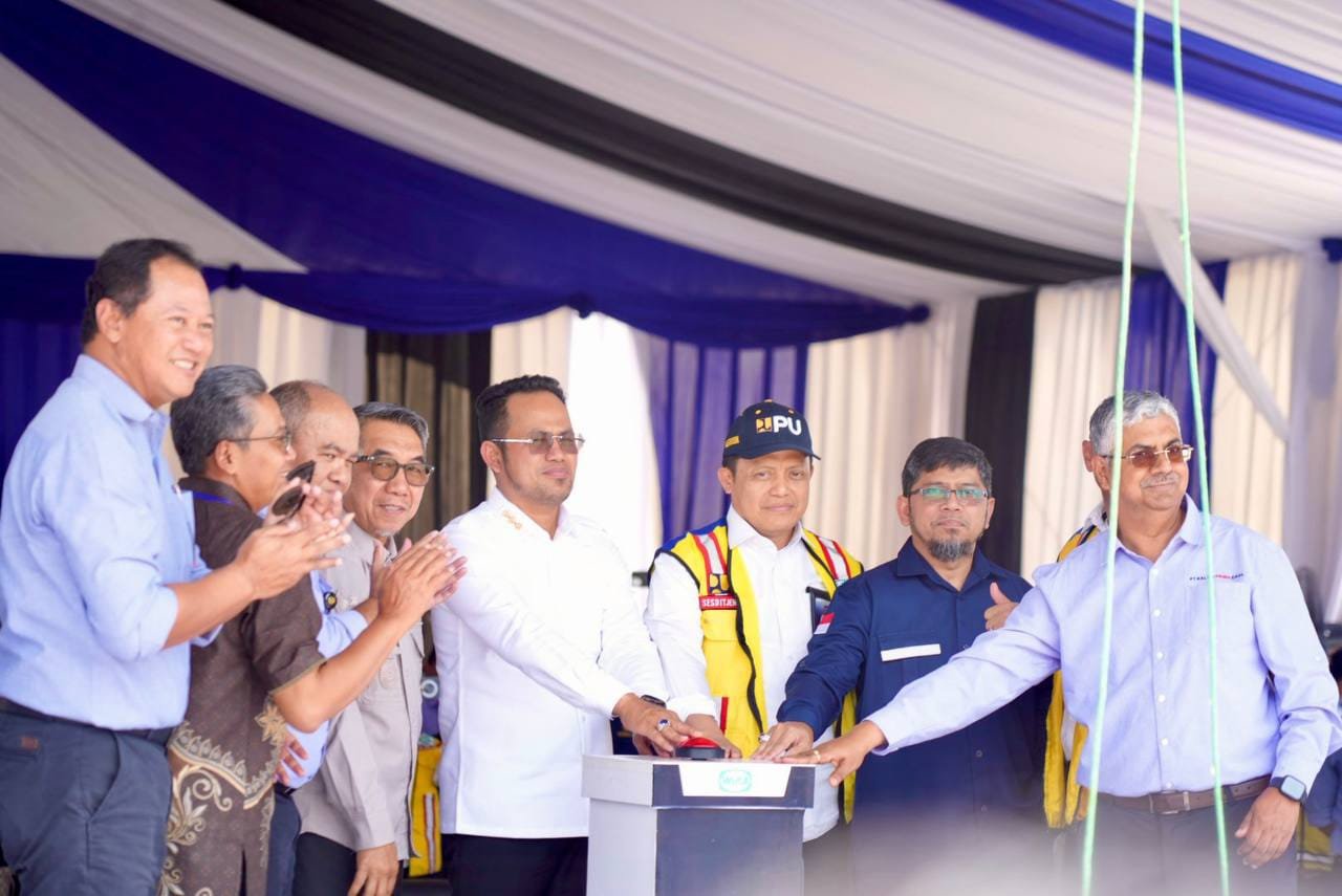 Gubernur Kaltim Resmikan Jalan Pengalih Simpang Perdau-Tepian Langsat