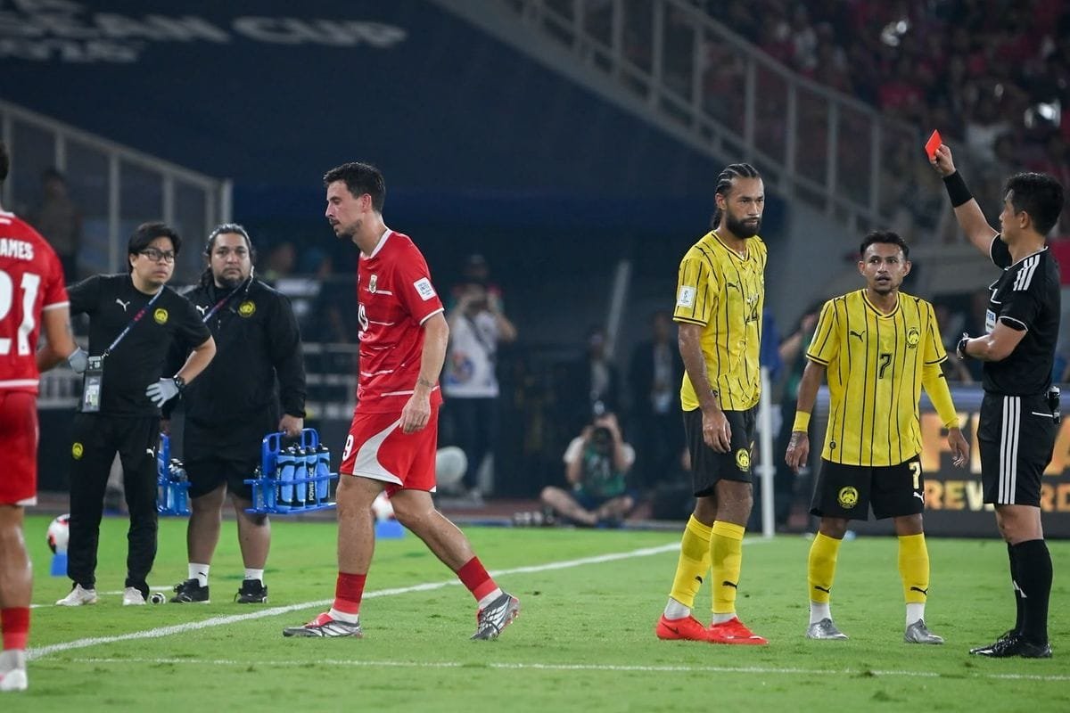 Drama VAR Warnai Duel Indonesia vs Malaysia, Thom Haye Kartu Merah dan Garuda Gagal Menang